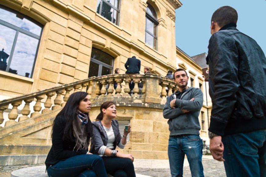 De petits diplômes pour de grandes ambitions