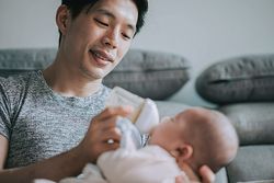 Les pères font usage de leur congé paternité
