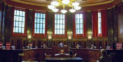 Faire figurer les avis minoritaires dans les jugements
